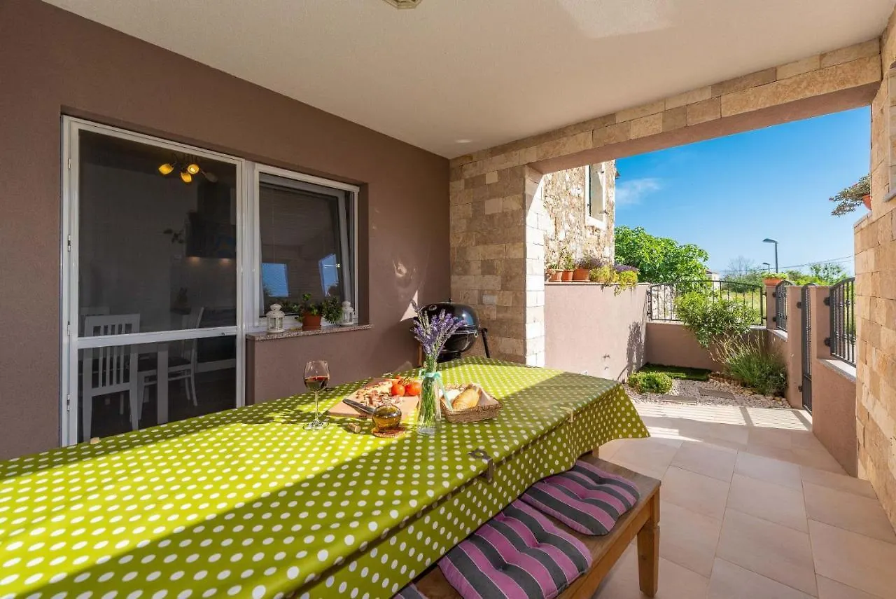 Holiday Home Casa Ruza 300 Meters From The Sea - By Ta Leut Privlaka
