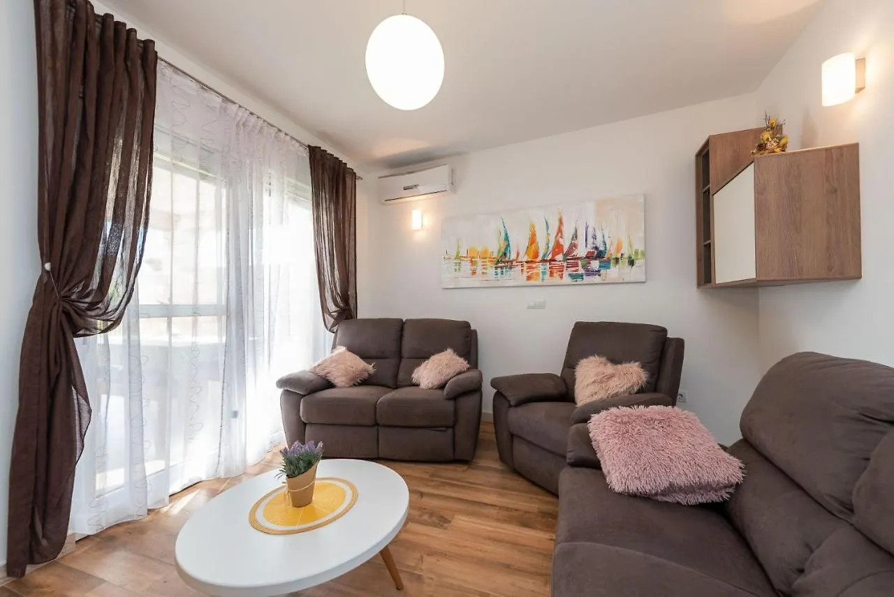 Holiday Home Casa Ruza 300 Meters From The Sea - By Ta Leut Privlaka